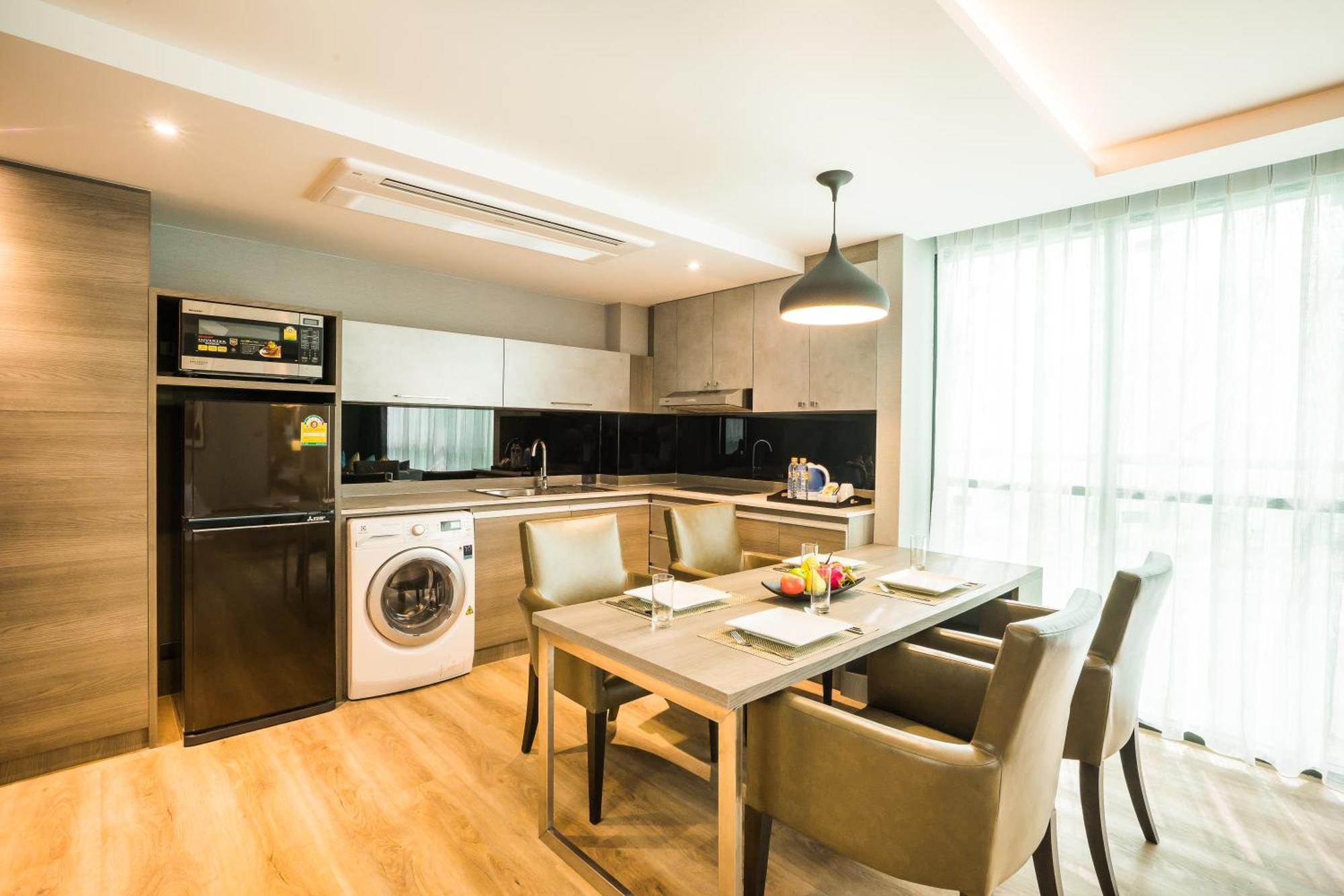 Citrus Suites Sukhumvit 6 By Compass Hospitality Banguecoque Exterior foto