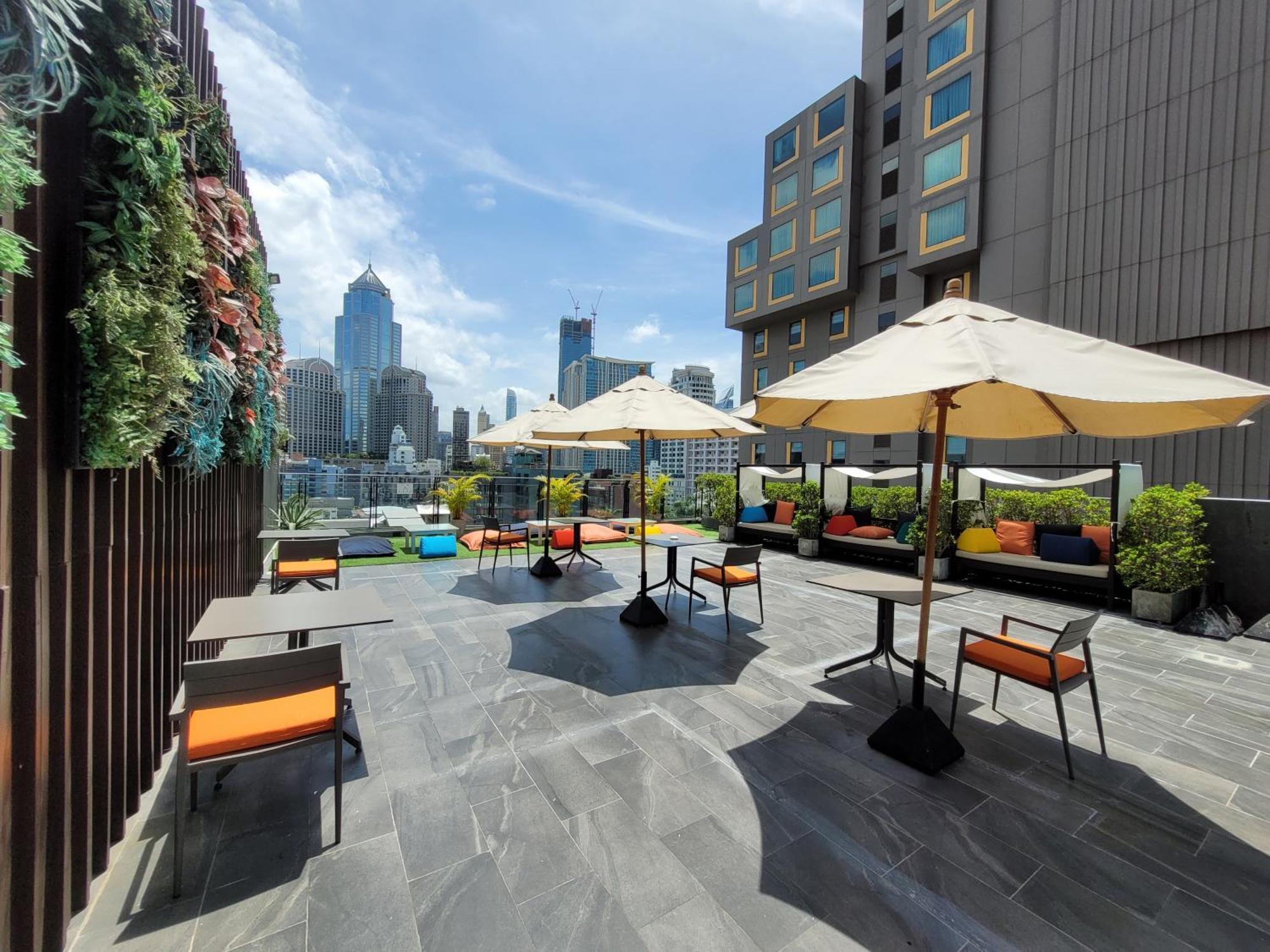 Citrus Suites Sukhumvit 6 By Compass Hospitality Banguecoque Exterior foto