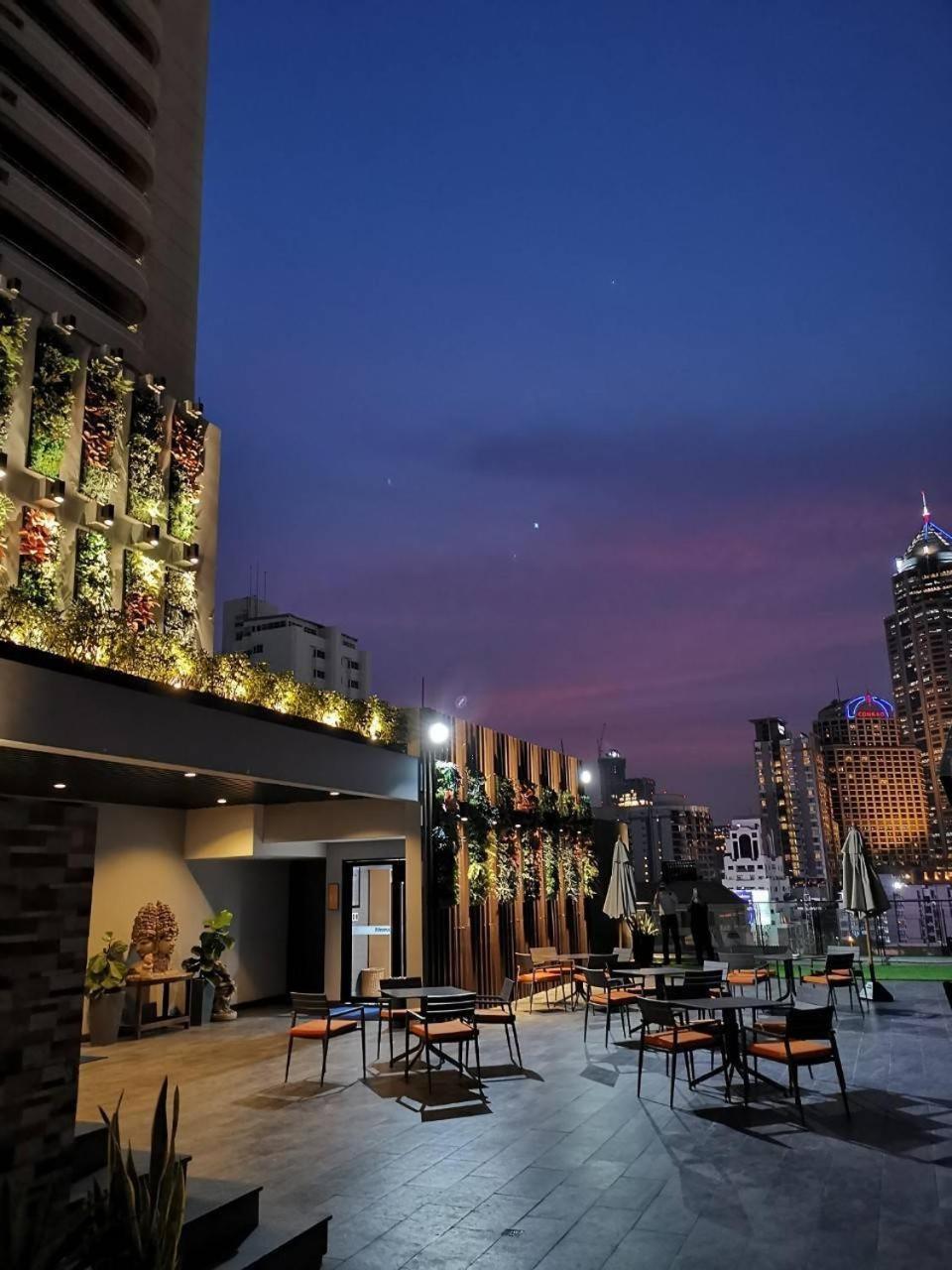 Citrus Suites Sukhumvit 6 By Compass Hospitality Banguecoque Exterior foto