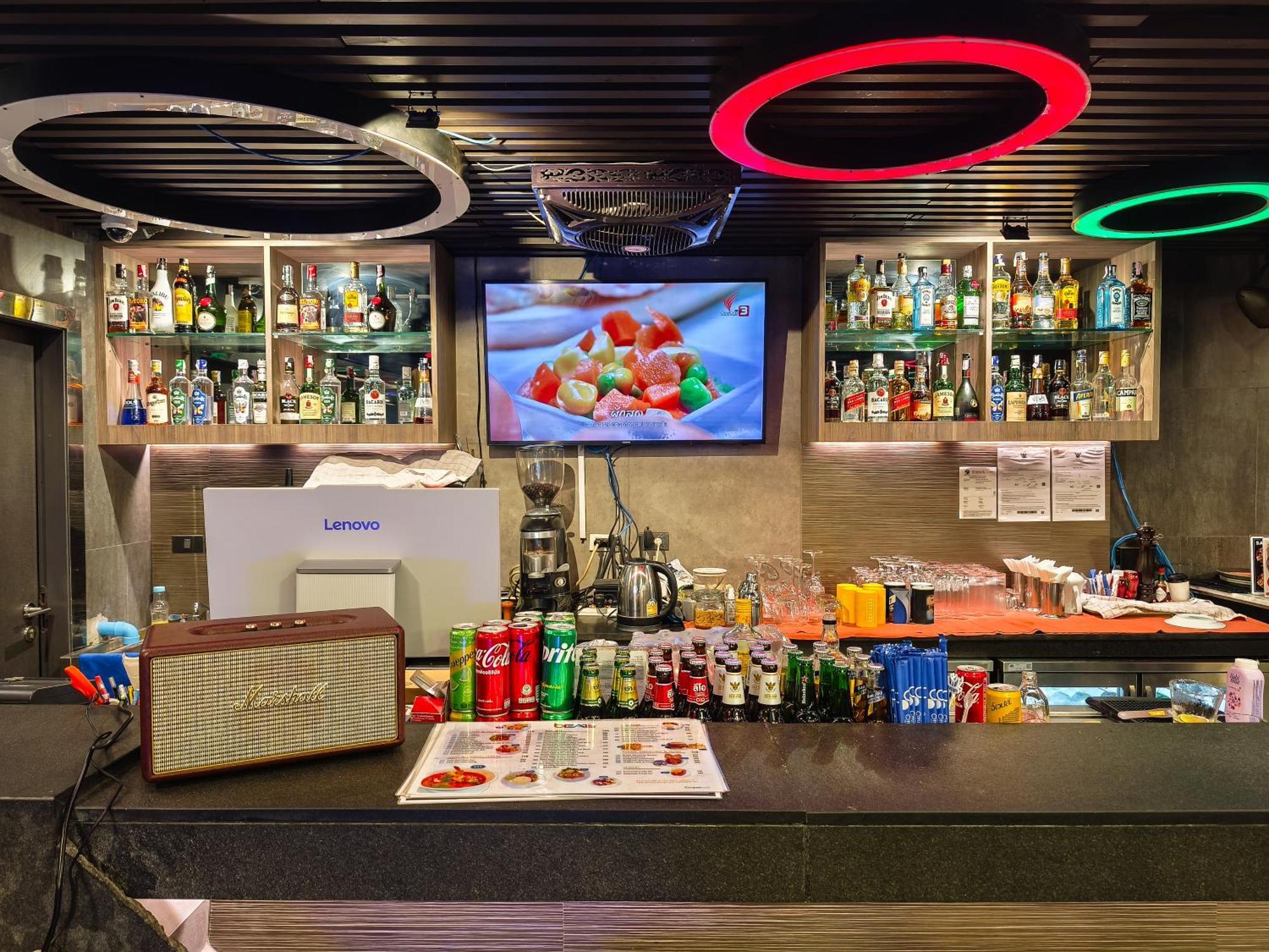 Citrus Suites Sukhumvit 6 By Compass Hospitality Banguecoque Exterior foto