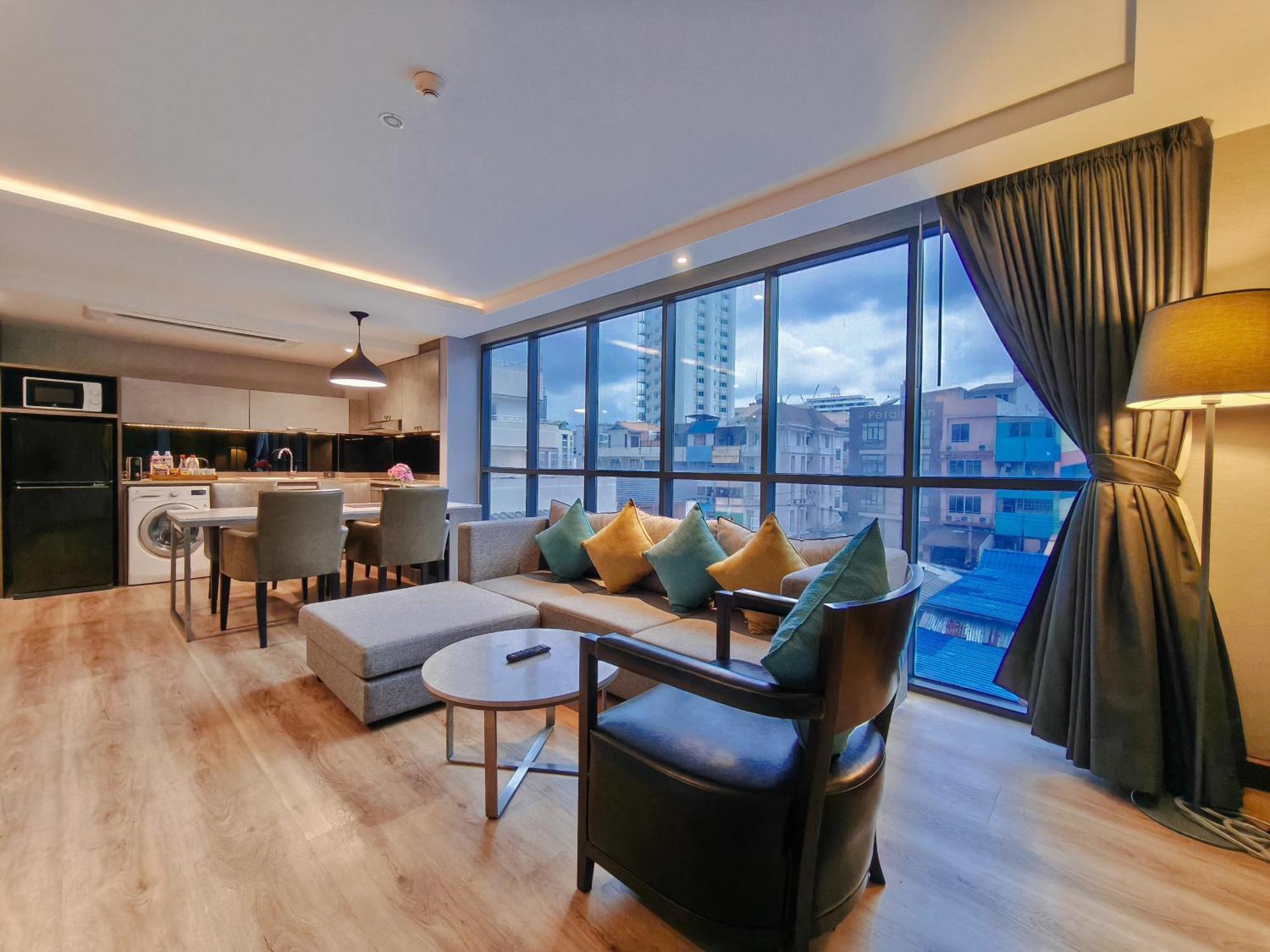 Citrus Suites Sukhumvit 6 By Compass Hospitality Banguecoque Exterior foto