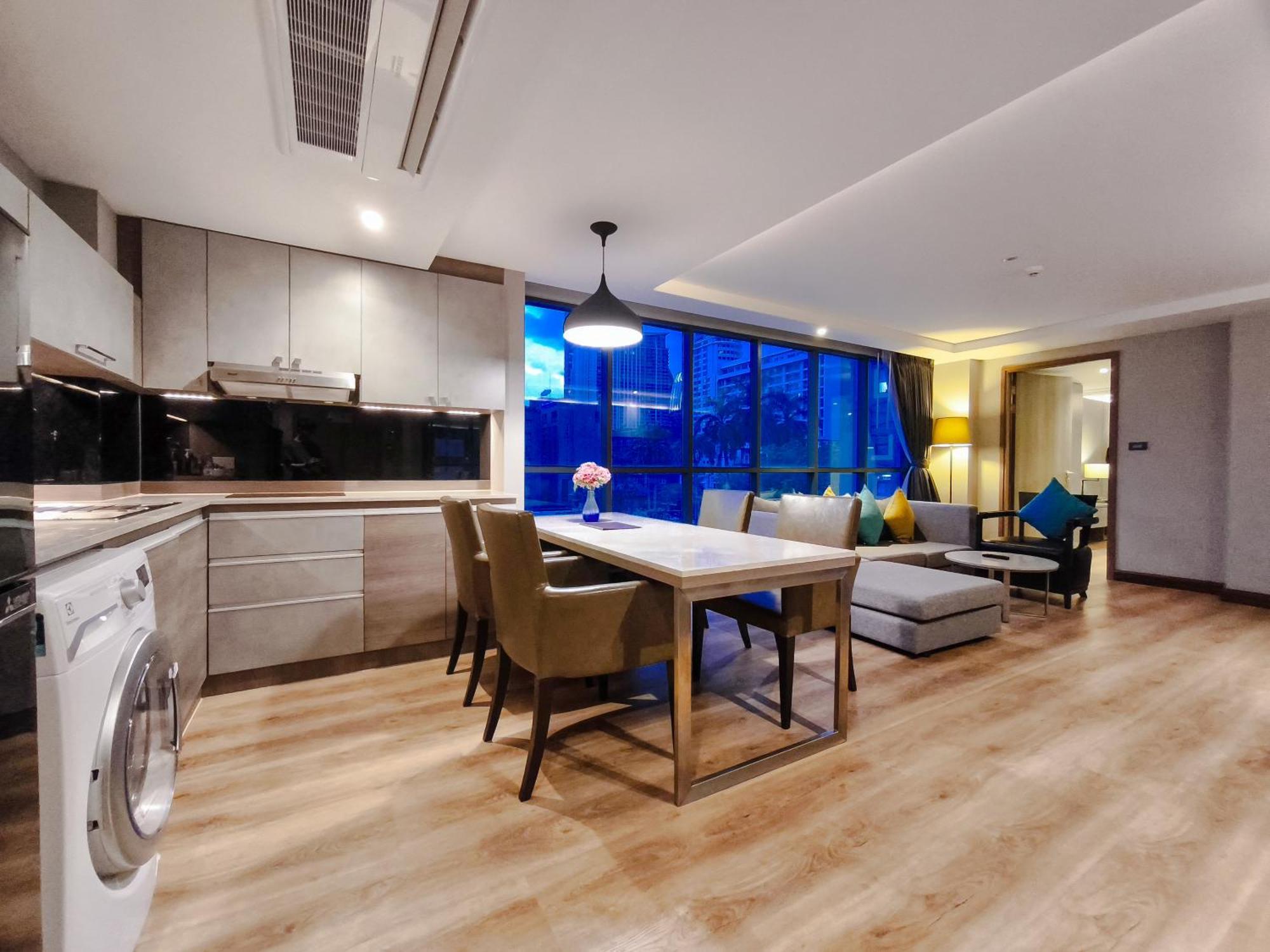 Citrus Suites Sukhumvit 6 By Compass Hospitality Banguecoque Exterior foto