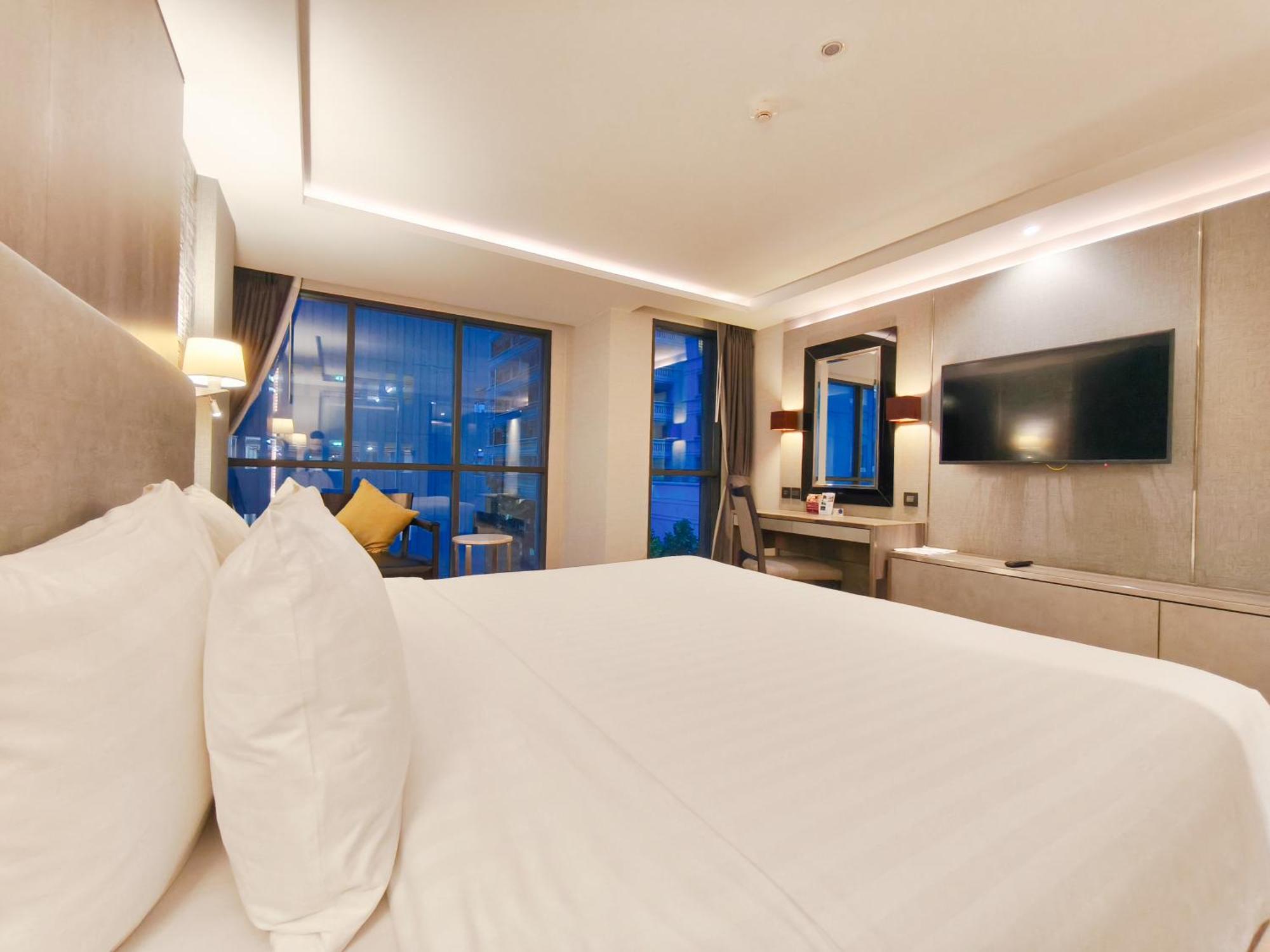 Citrus Suites Sukhumvit 6 By Compass Hospitality Banguecoque Exterior foto